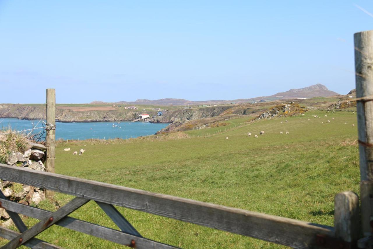 The Boathouse For Two, St Davids, Garage Parking Villa Exterior foto
